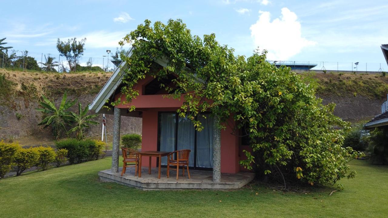 Tiki Hotel - Hotel D'Application Du Lycee De Tahiti Punaauia  Exterior photo